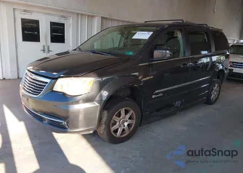 2012 Chrysler Town & Country Touring z USA, uszkodzony, nr VIN 2C4RC1BG5CR127352